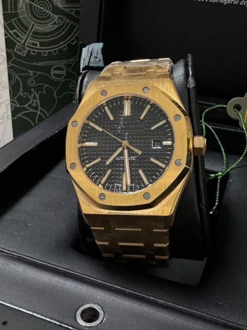 A. Royal Oak Gold Black Dial | Ref. 018
