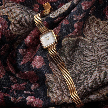Retro Art Quartz Watch