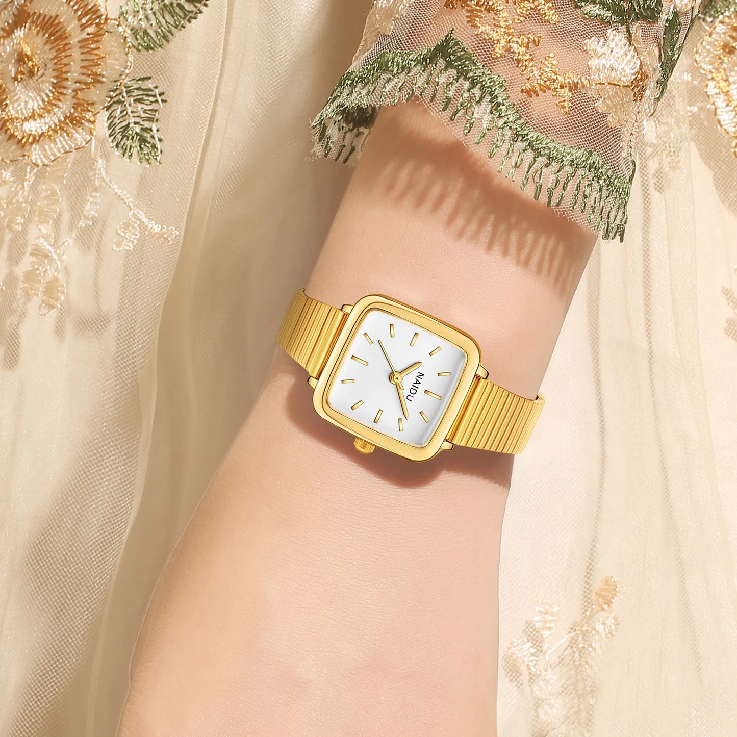 Retro Art Quartz Watch