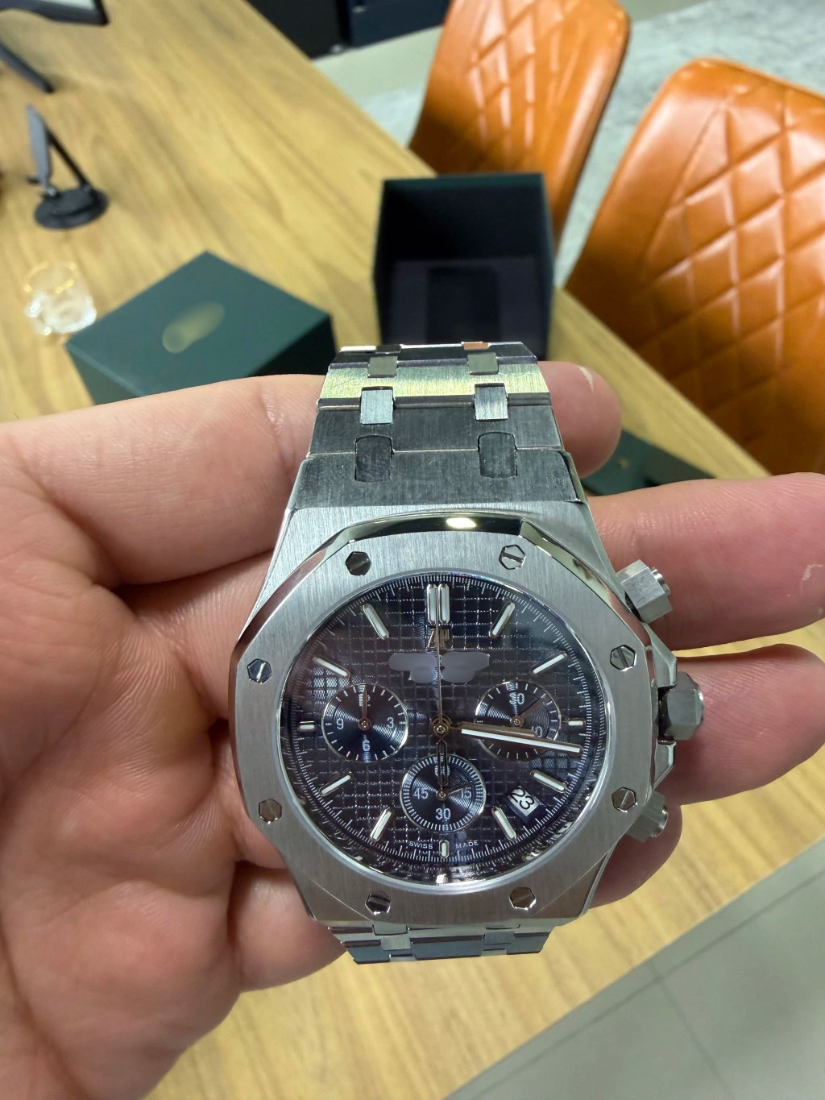 A. Royal Oak Chronograph Black Dial Steel | Ref. 020
